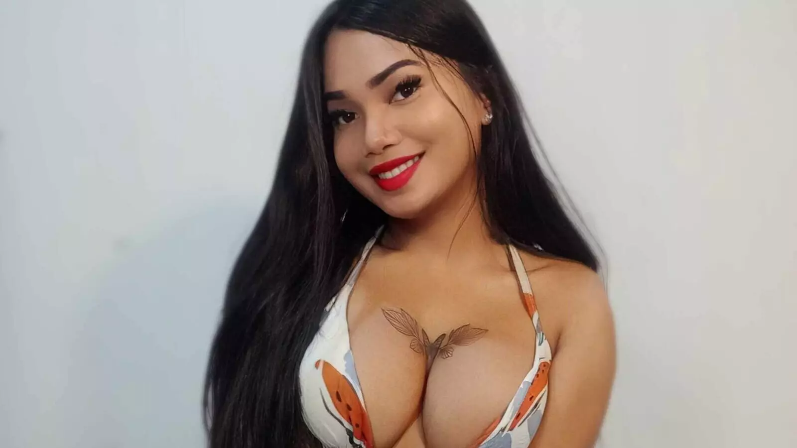  RELATED VIDEOS - WEBCAM CheleyLopez STRIPS AND MASTURBATES