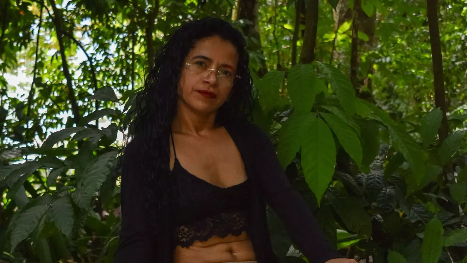  RELATED VIDEOS - WEBCAM IsabelaCalders STRIPS AND MASTURBATES