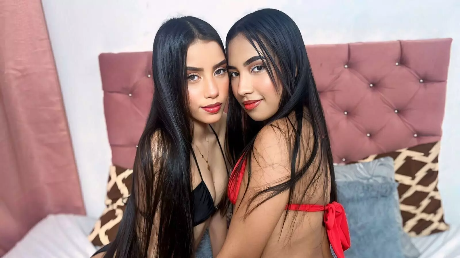  RELATED VIDEOS - WEBCAM KaryeAndHanah STRIPS AND MASTURBATES